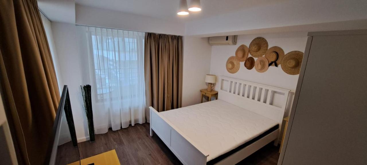 C&Y Zev Apartments Mamaia Buitenkant foto