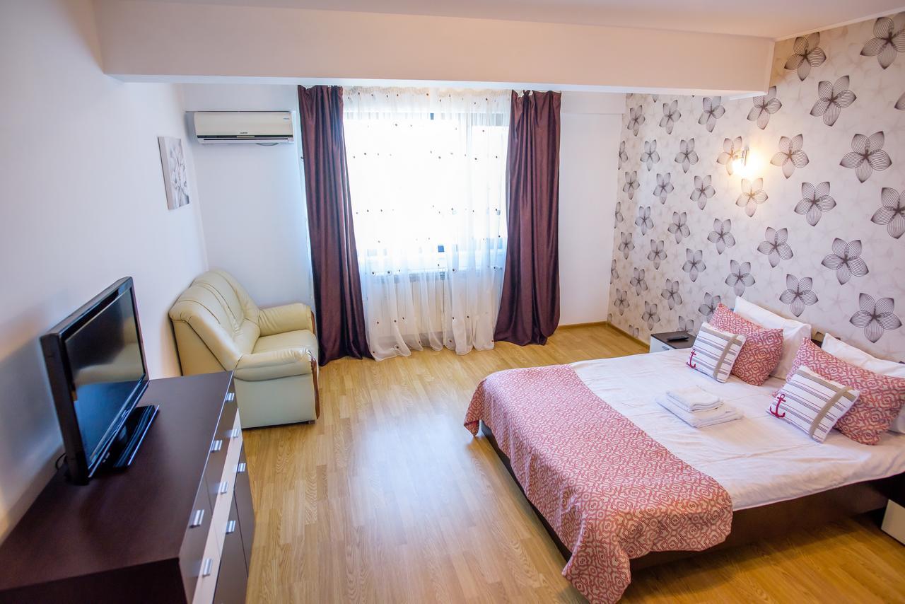 C&Y Zev Apartments Mamaia Buitenkant foto