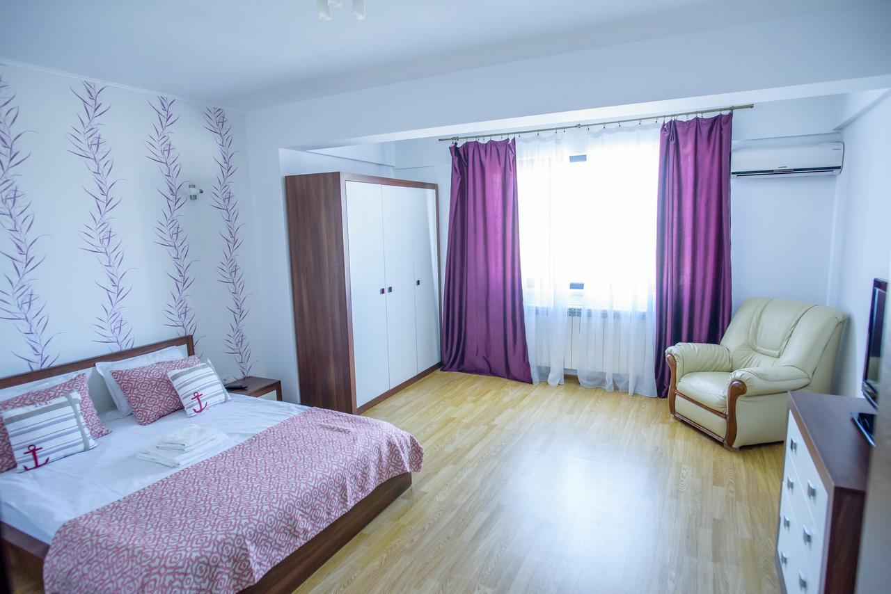 C&Y Zev Apartments Mamaia Buitenkant foto