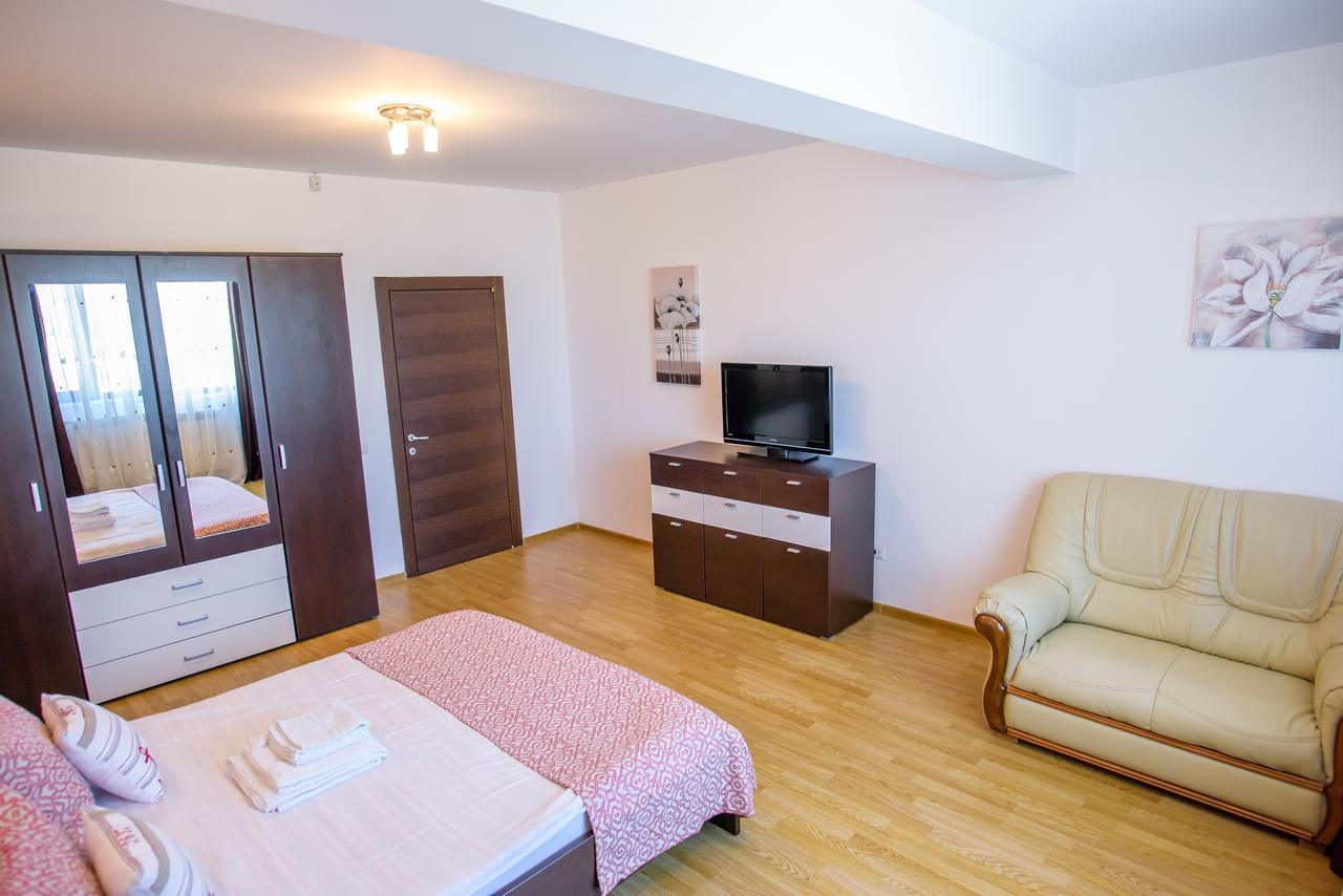 C&Y Zev Apartments Mamaia Buitenkant foto