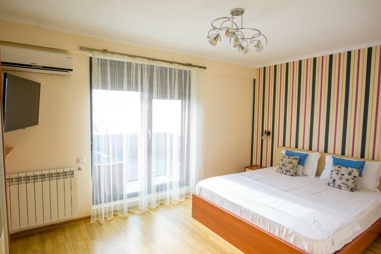 C&Y Zev Apartments Mamaia Buitenkant foto