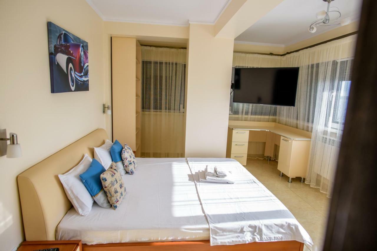 C&Y Zev Apartments Mamaia Buitenkant foto