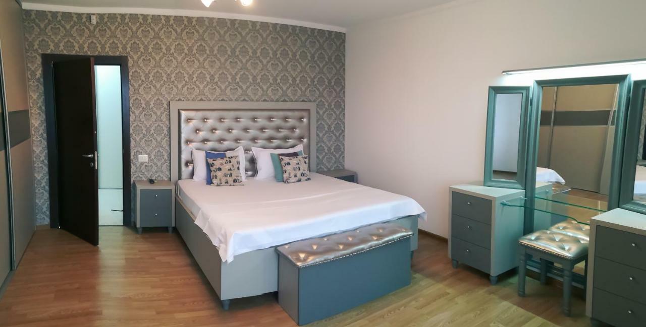 C&Y Zev Apartments Mamaia Buitenkant foto
